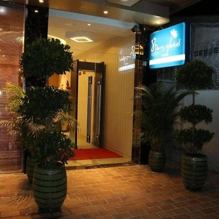 8Day Hotel Yangon Extérieur photo