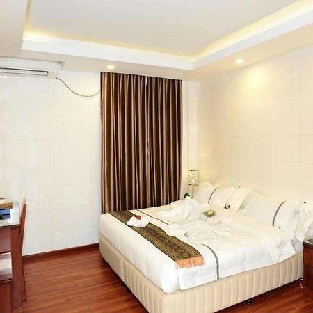 8Day Hotel Yangon Extérieur photo