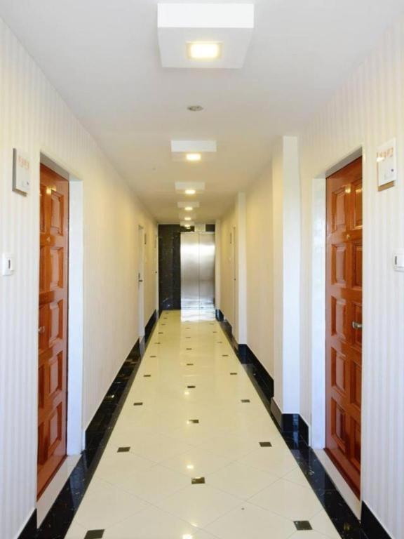 8Day Hotel Yangon Extérieur photo