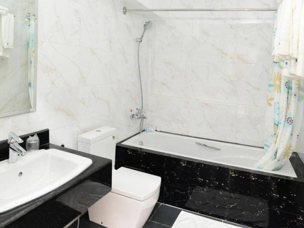 8Day Hotel Yangon Extérieur photo