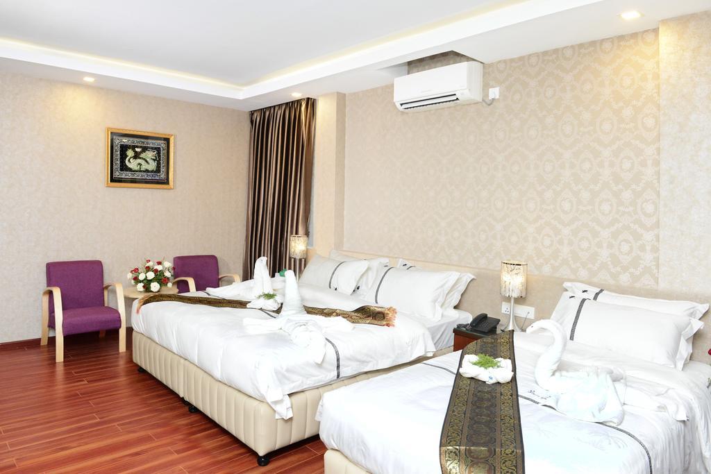 8Day Hotel Yangon Extérieur photo