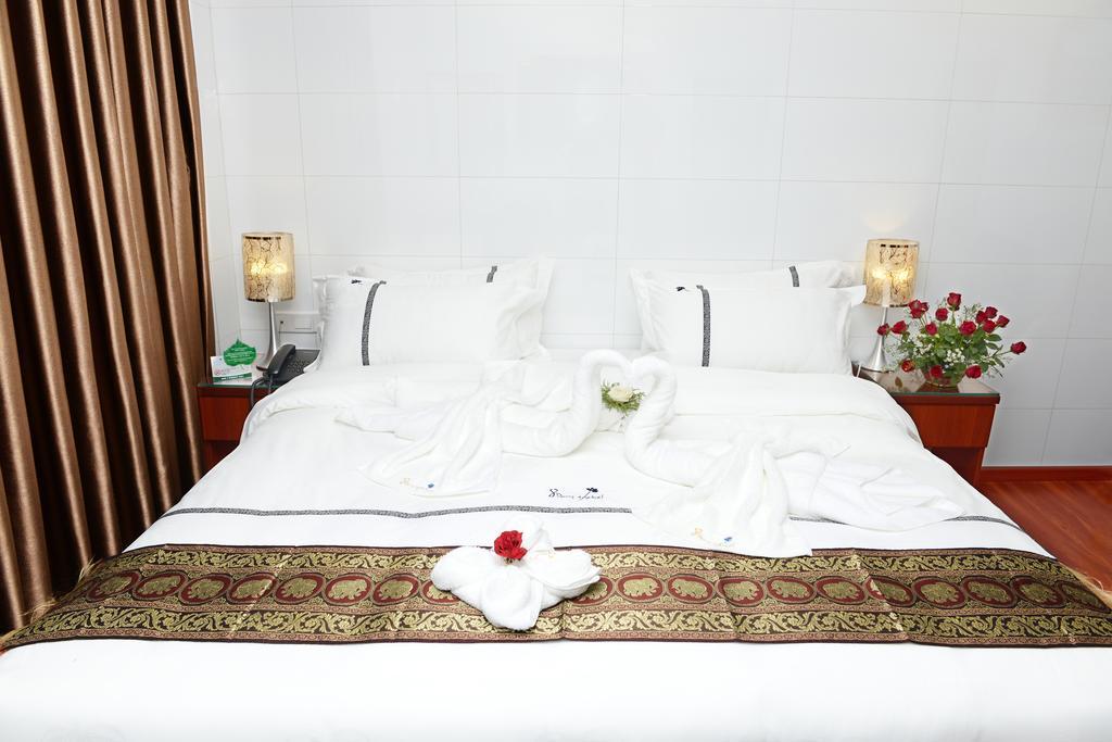 8Day Hotel Yangon Chambre photo