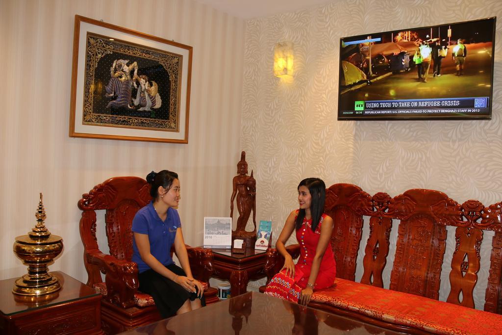 8Day Hotel Yangon Extérieur photo