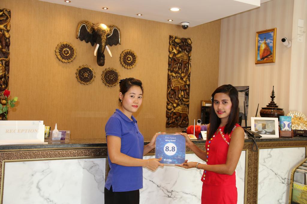 8Day Hotel Yangon Extérieur photo